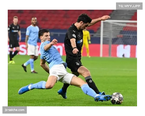 门兴尼科埃尔维迪中卫指挥防线 但整体移动速度偏慢易被打身后